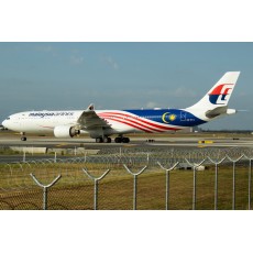 Phoenix Malaysia Airlines A330-300 9M-MTJ 1:400 