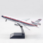 Inflight 200 Mcdonnell Douglas DC-10 N10DC with Memorial Coin1:200