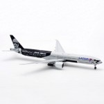 JC Wings LATAM 777-300ER PT-MUA STAR WARS GALAXY'S EDGE 1:200